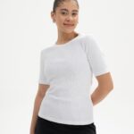 Geripptes T-Shirt Modell: Jasleen GOTS