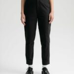 Hose Relaxed Fit  Modell: Janaki GOTS