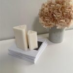 Kerze Dreieck creme weiß