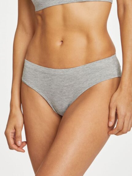 Slip Modell: Leah GOTS